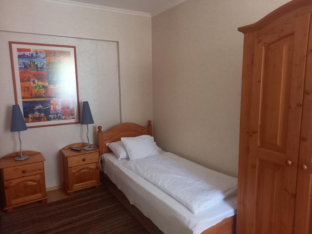 Europa Panzio Bed and Breakfast Eger Buitenkant foto