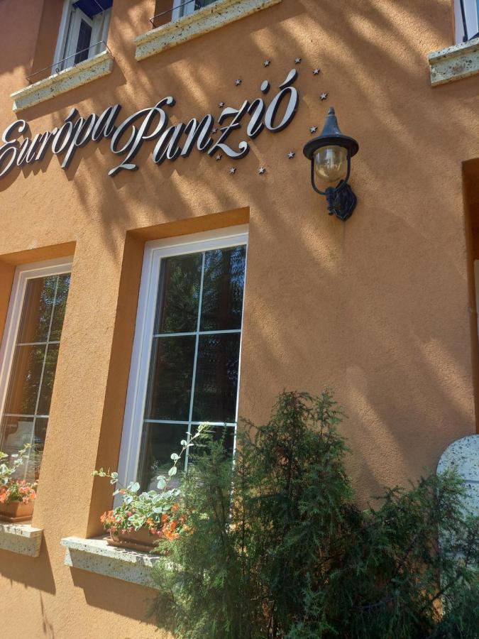 Europa Panzio Bed and Breakfast Eger Buitenkant foto