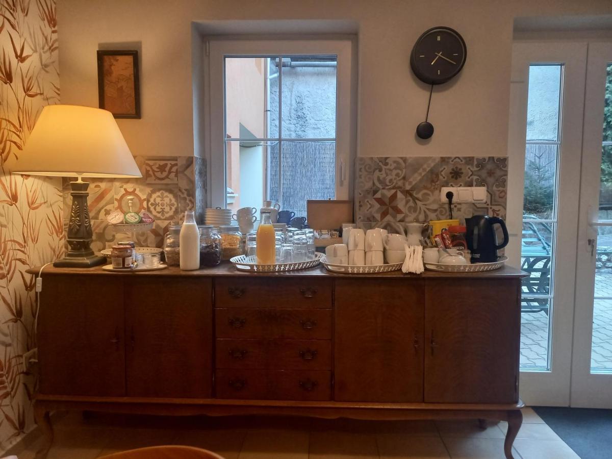 Europa Panzio Bed and Breakfast Eger Buitenkant foto