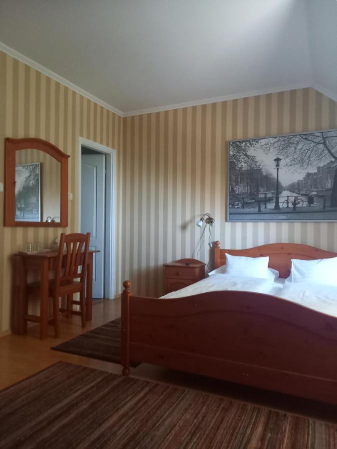 Europa Panzio Bed and Breakfast Eger Buitenkant foto