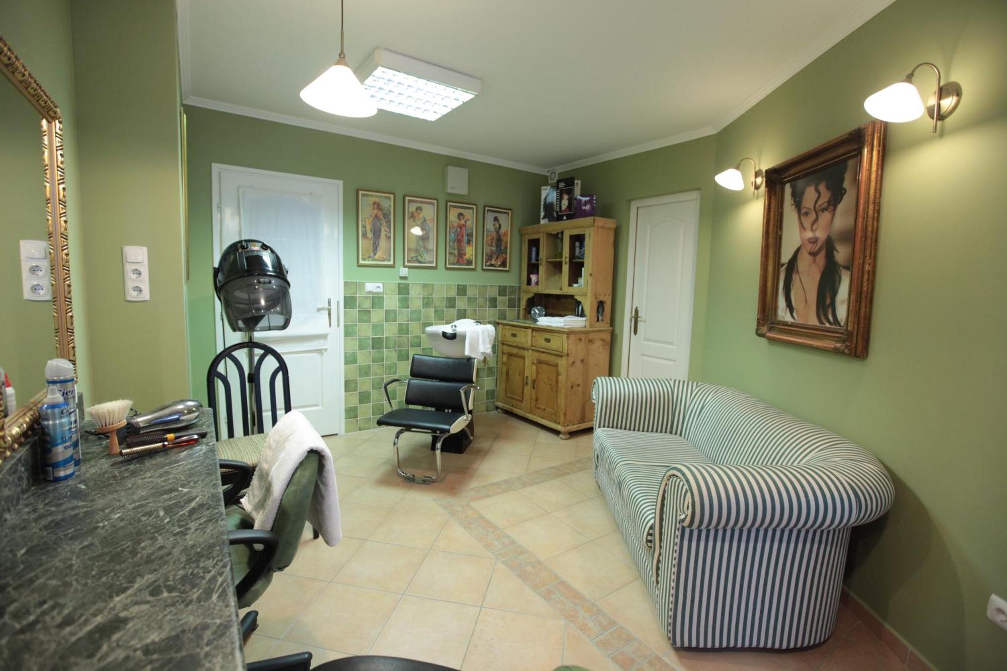 Europa Panzio Bed and Breakfast Eger Buitenkant foto